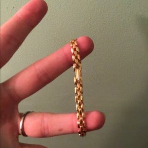 Classic gold bracelet